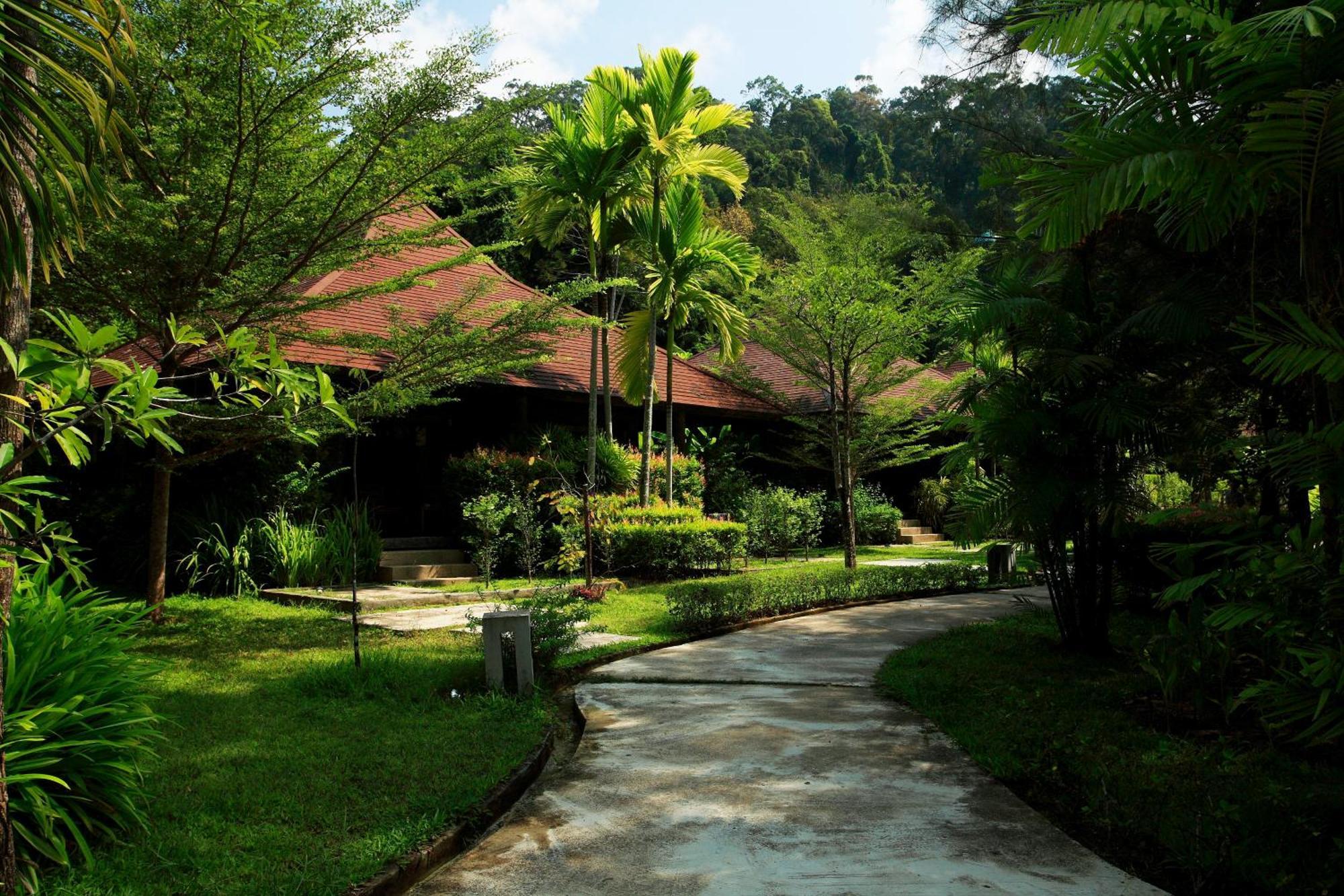 Khaolak Wanaburee Resort - Sha Extra Plus Кхаулак Экстерьер фото